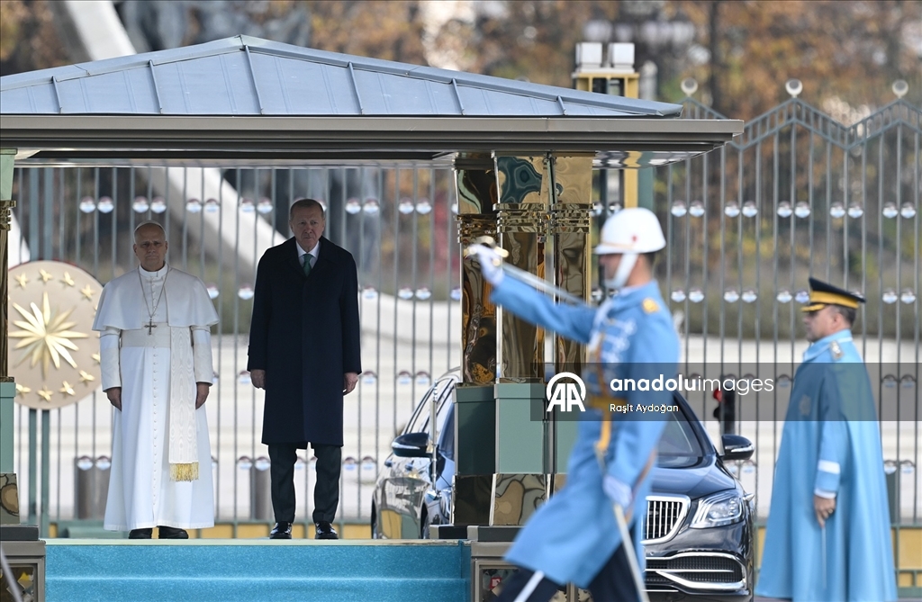 Cumhurbaşkanı Erdoğan, Papa 14. Leo'yu resmi törenle karşıladı