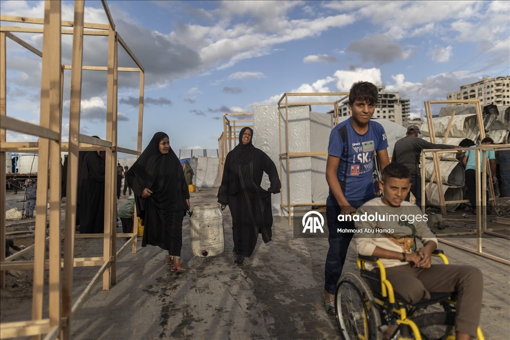 Лишившийся ноги маленький палестинец борется с вызовами с помощью семьи