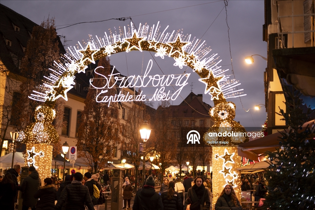 Strazburg Noel pazarı ışıltılı atmosferiyle ziyaretçilerini ağırlıyor