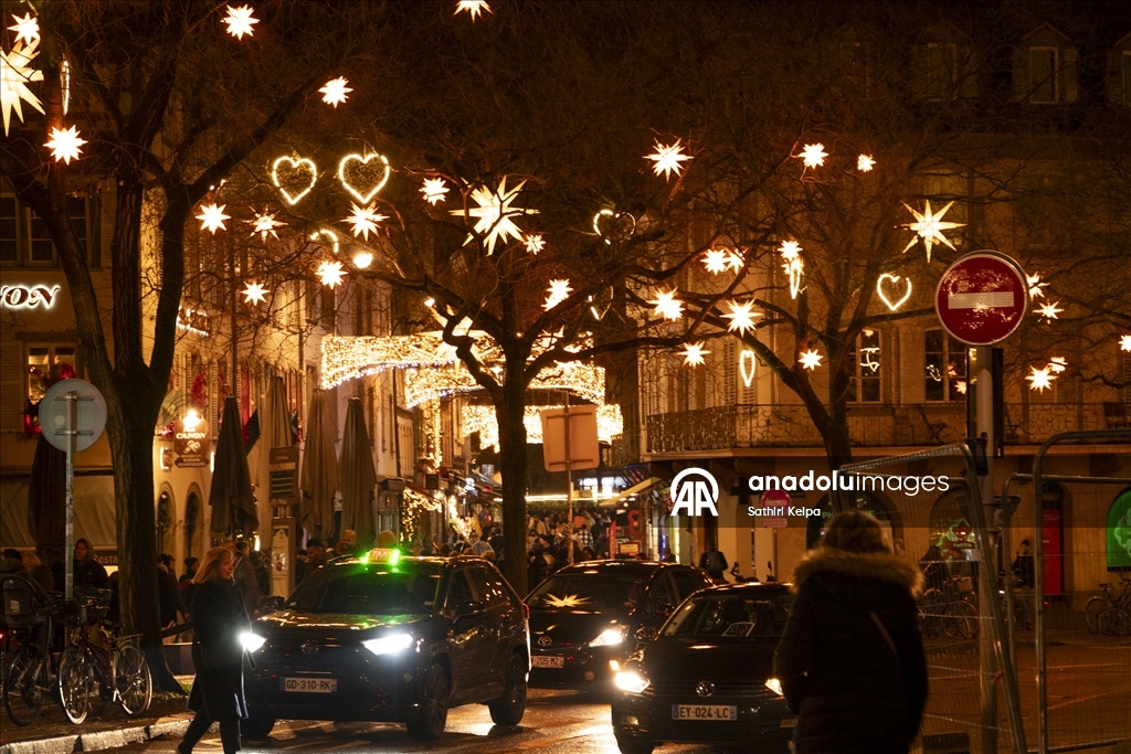 Strazburg Noel pazarı ışıltılı atmosferiyle ziyaretçilerini ağırlıyor