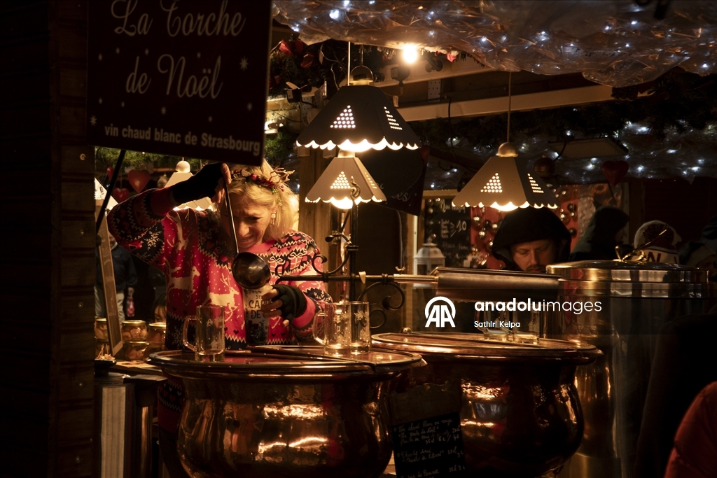 Strazburg Noel pazarı ışıltılı atmosferiyle ziyaretçilerini ağırlıyor