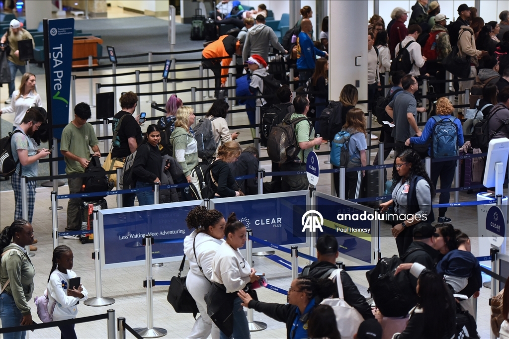 ABD’de "Şükran Günü" tatili öncesi havalimanlarında rekor yoğunluk yaşanıyor  