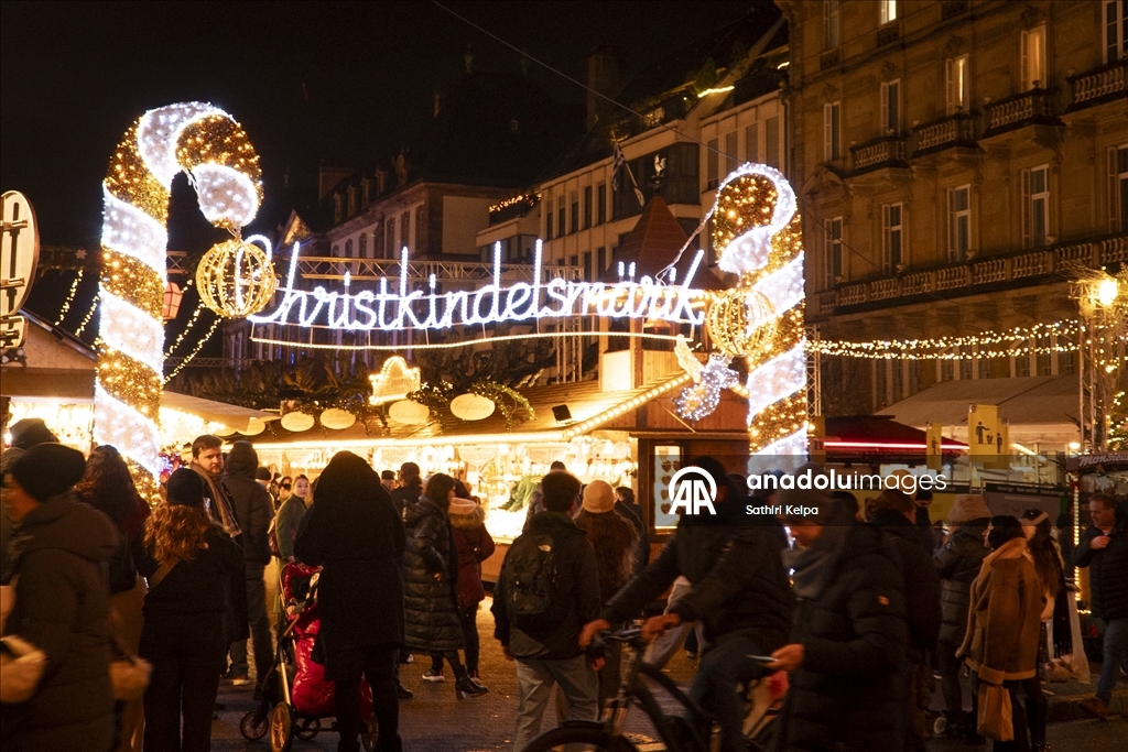 Strazburg Noel pazarı ışıltılı atmosferiyle ziyaretçilerini ağırlıyor