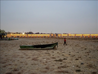 Река Заянде в Иране пересыхает