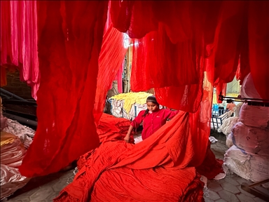 Традиционные ткани для сари в Индии изготавливаются по многовековым технологиям