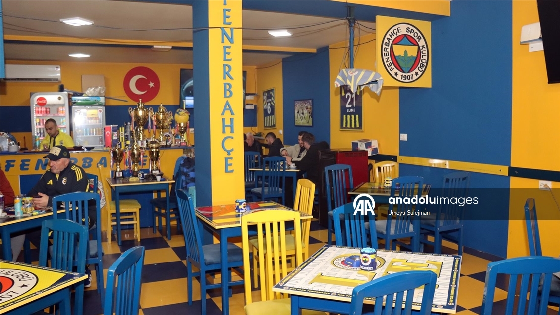 Kuzey Makedonya'daki taraftarlar derbiyi heyecanla bekliyor