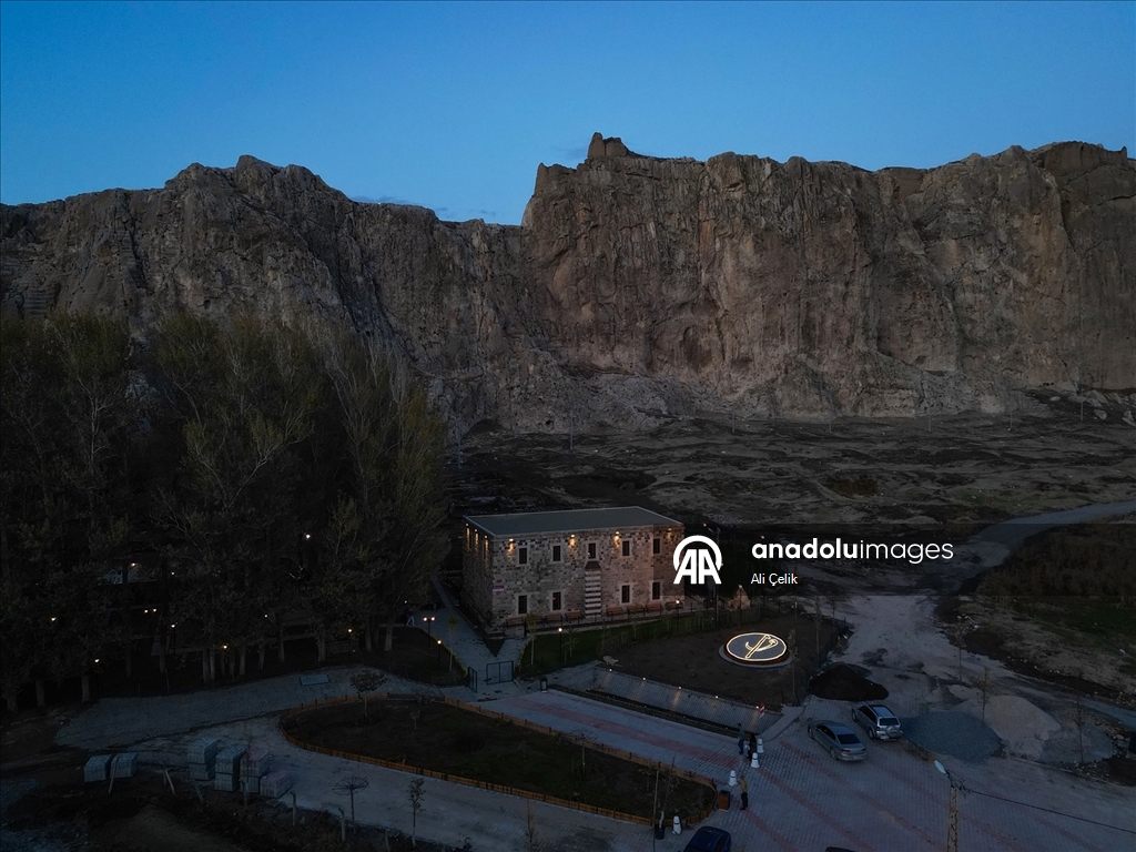 Tarih ve doğayla bütünleşen Horhor Cami, restorasyonun ardından cemaatiyle buluştu