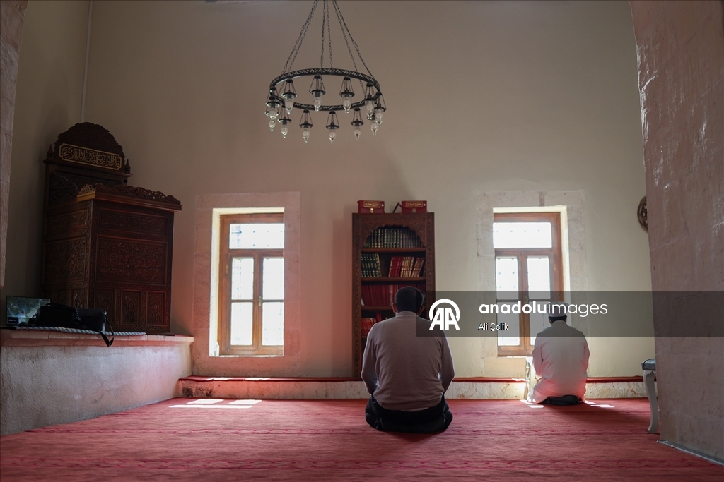 Tarih ve doğayla bütünleşen Horhor Cami, restorasyonun ardından cemaatiyle buluştu