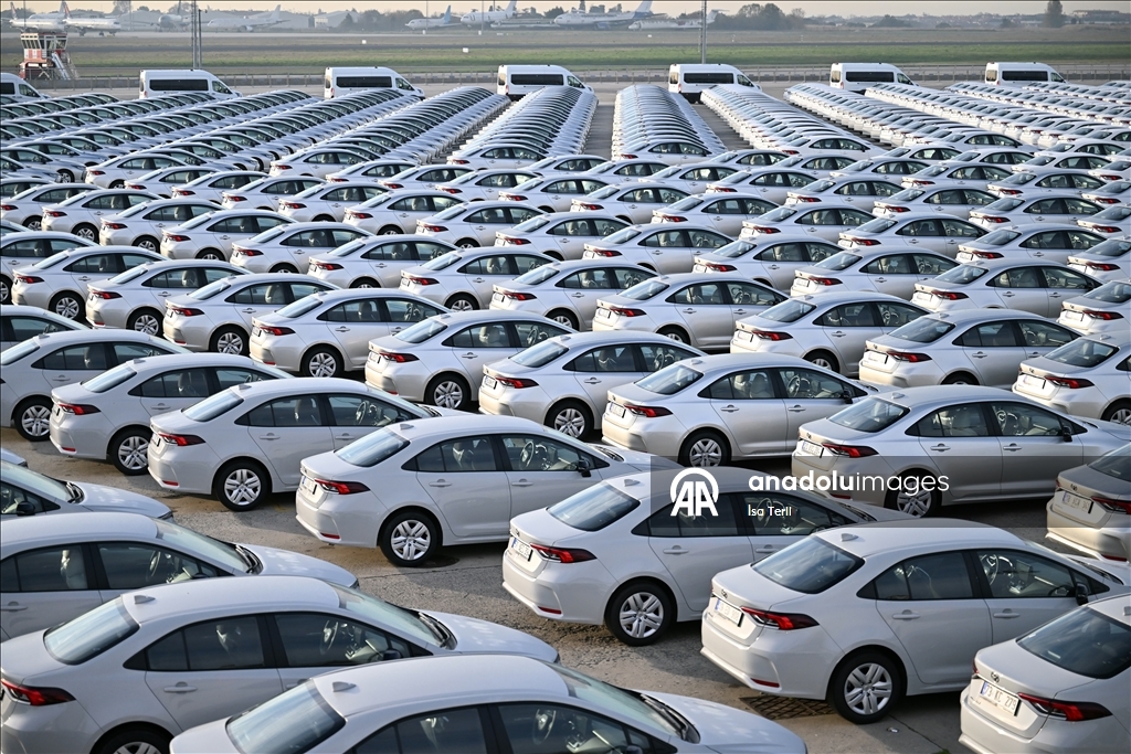 Jandarma ve Emniyet Teşkilatlarının kullanımı için alınan araçlar Atatürk Havalimanı’nda görüntülendi