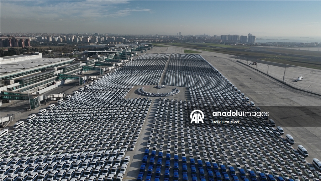 Jandarma ve Emniyet Teşkilatlarının kullanımı için alınan araçlar Atatürk Havalimanı’nda görüntülendi