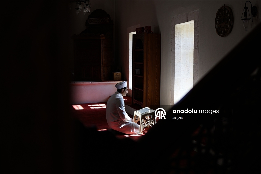 Tarih ve doğayla bütünleşen Horhor Cami, restorasyonun ardından cemaatiyle buluştu