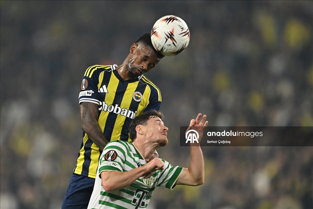 Лига Европы: "Фенербахче" сыграл вничью с "Ференцварошем" 8