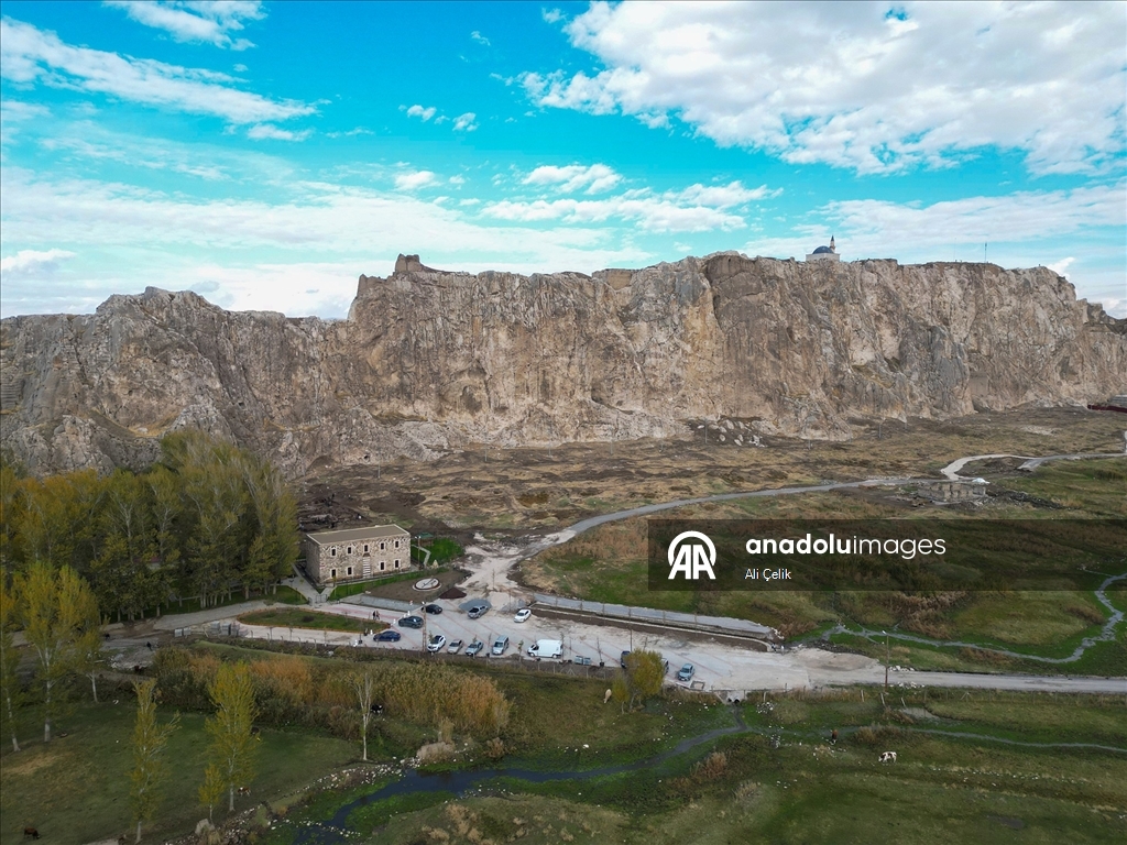 Tarih ve doğayla bütünleşen Horhor Cami, restorasyonun ardından cemaatiyle buluştu