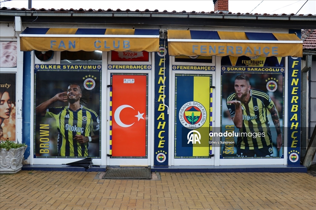 Kuzey Makedonya'daki taraftarlar derbiyi heyecanla bekliyor