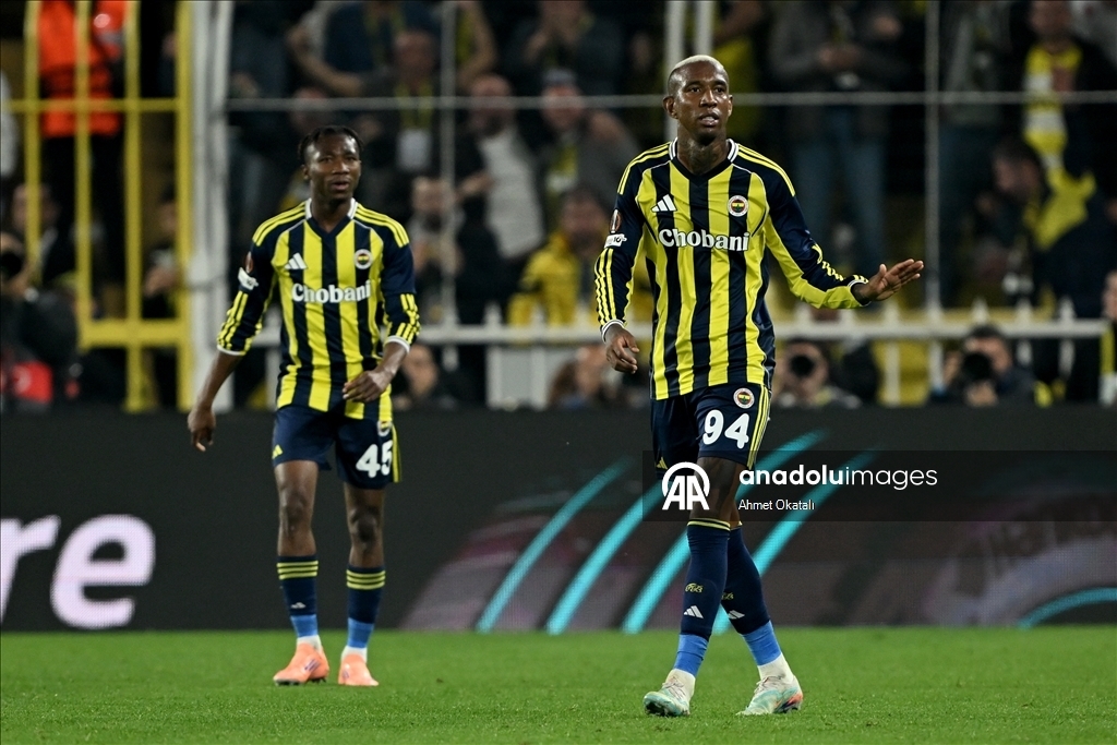 Лига Европы: "Фенербахче" сыграл вничью с "Ференцварошем" 2