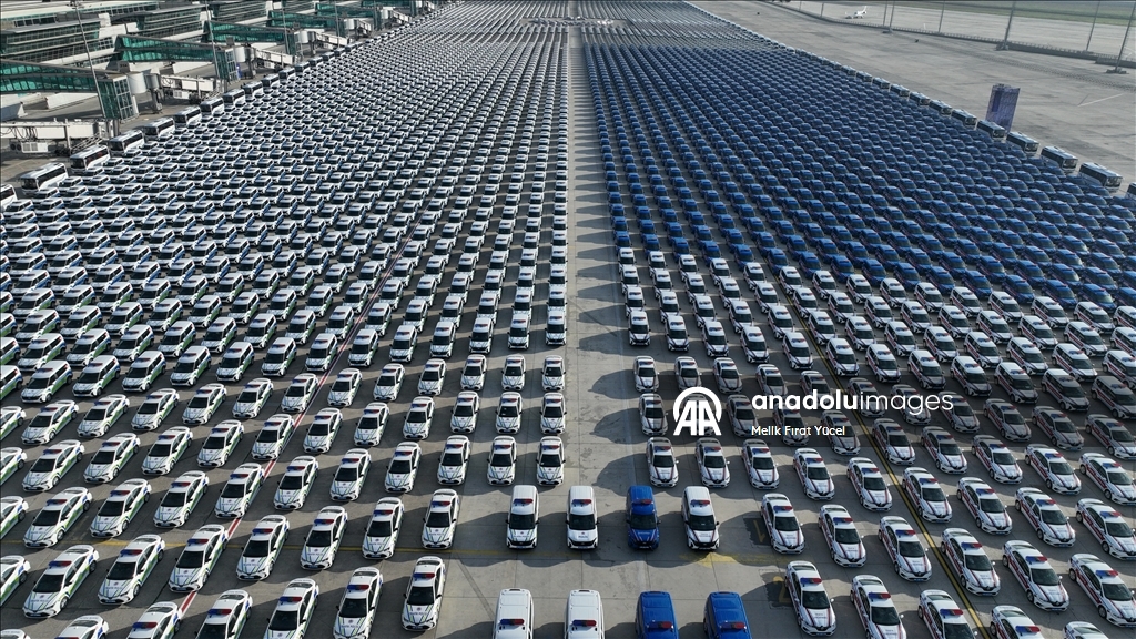 Jandarma ve Emniyet Teşkilatlarının kullanımı için alınan araçlar Atatürk Havalimanı’nda görüntülendi