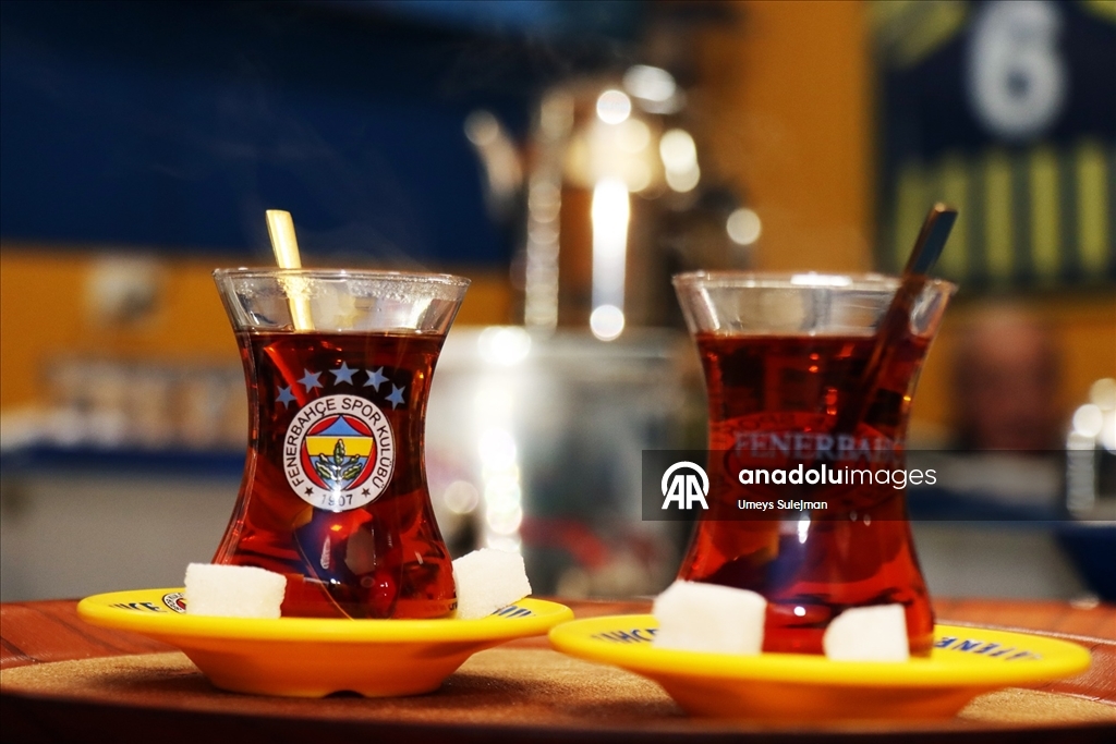 Kuzey Makedonya'daki taraftarlar derbiyi heyecanla bekliyor