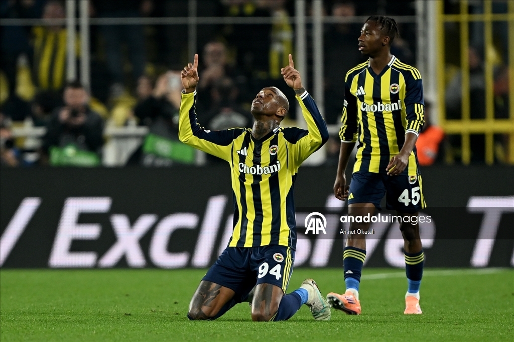 Лига Европы: "Фенербахче" сыграл вничью с "Ференцварошем" 3