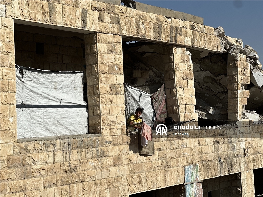 Палестинцы нашли убежище среди руин школы