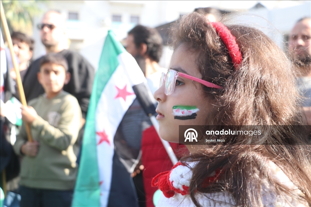 Suriye'de rejiminin devrildiği "Düşmanı Caydırma Operasyonu"nun yıl dönümünde kutlama gösterileri