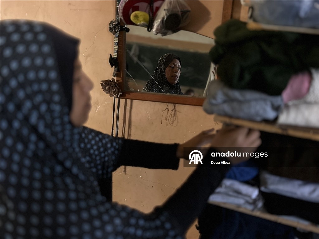 Палестинцы нашли убежище среди руин школы