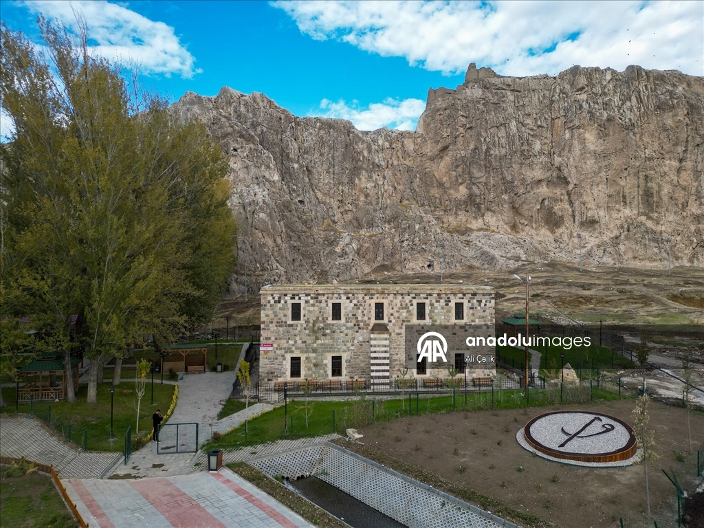 Tarih ve doğayla bütünleşen Horhor Cami, restorasyonun ardından cemaatiyle buluştu