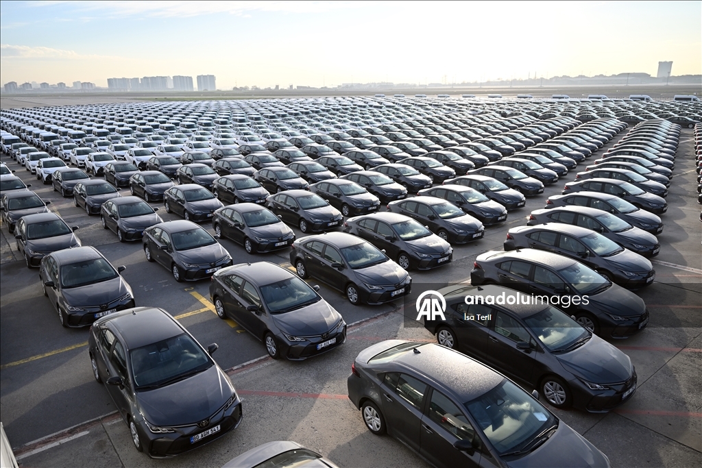 Jandarma ve Emniyet Teşkilatlarının kullanımı için alınan araçlar Atatürk Havalimanı’nda görüntülendi