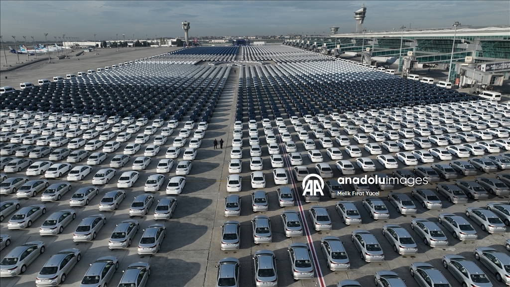 Jandarma ve Emniyet Teşkilatlarının kullanımı için alınan araçlar Atatürk Havalimanı’nda görüntülendi