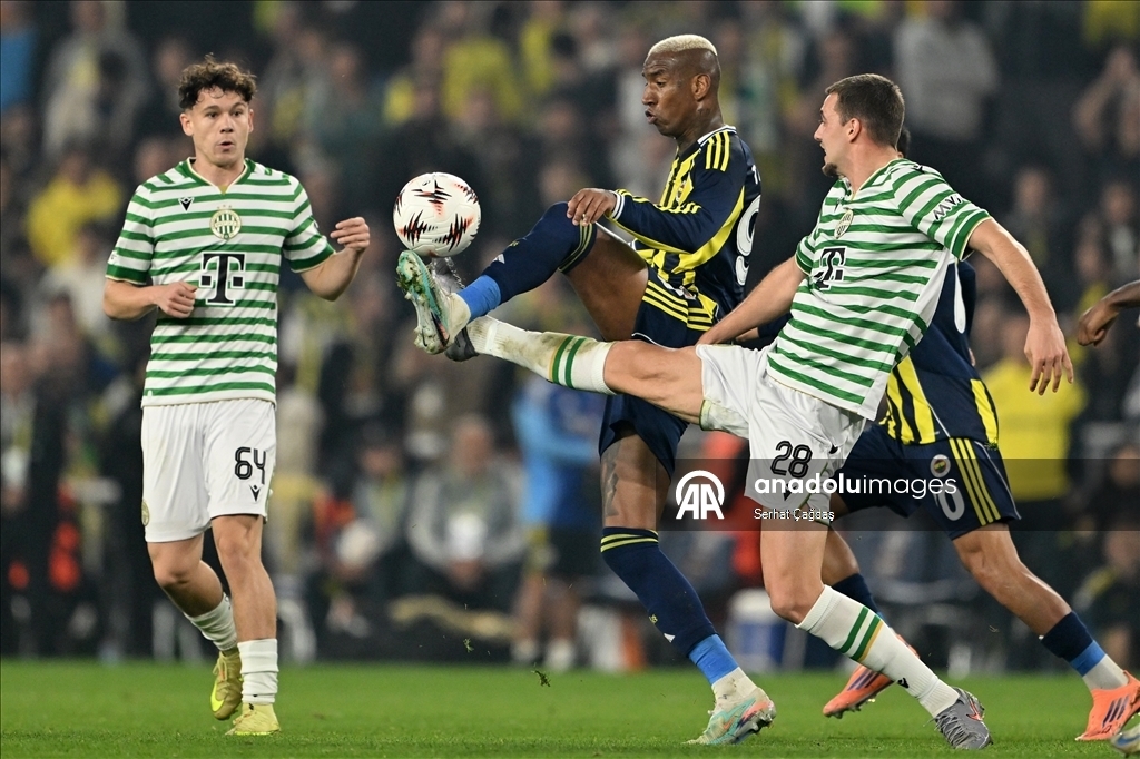 Лига Европы: "Фенербахче" сыграл вничью с "Ференцварошем" 5