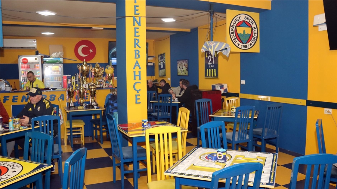 Kuzey Makedonya'daki taraftarlar derbiyi heyecanla bekliyor