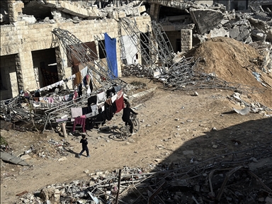 Палестинцы нашли убежище среди руин школы