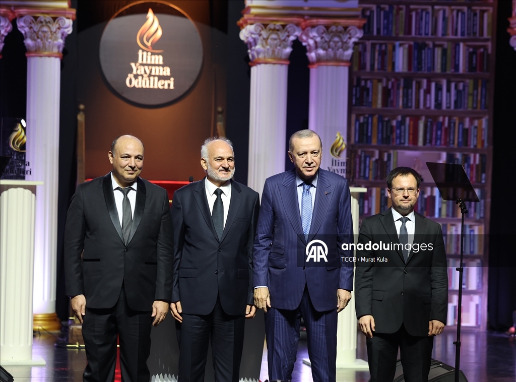 "İlim Yayma Ödülleri" programı