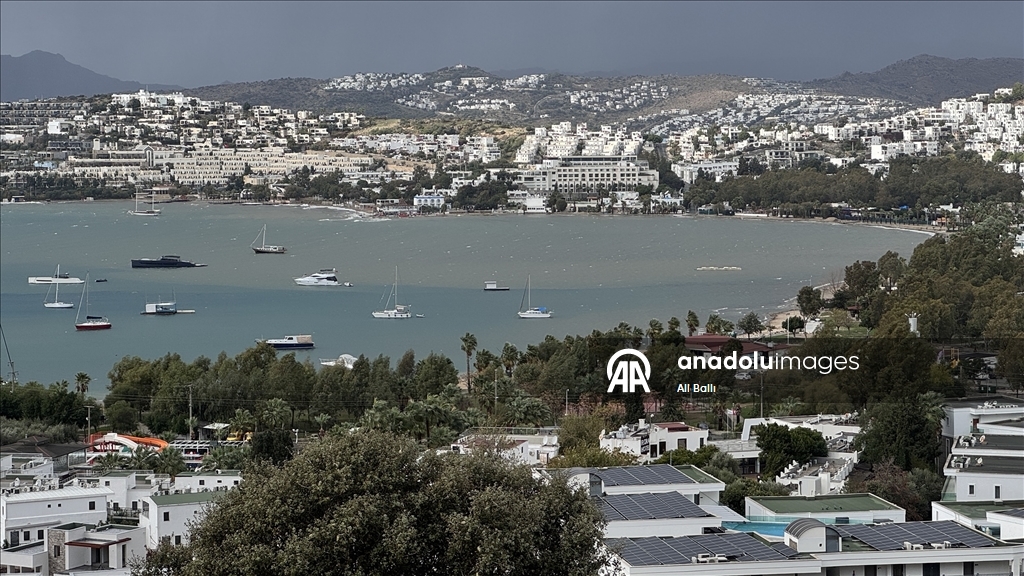 Muğla'da sağanak, dolu ve fırtına günlük yaşamı olumsuz etkiliyor