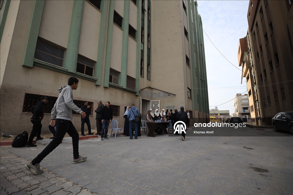 Gazze’de iki yıl aradan sonra yükseköğretimde yüz yüze eğitim kısmen başladı