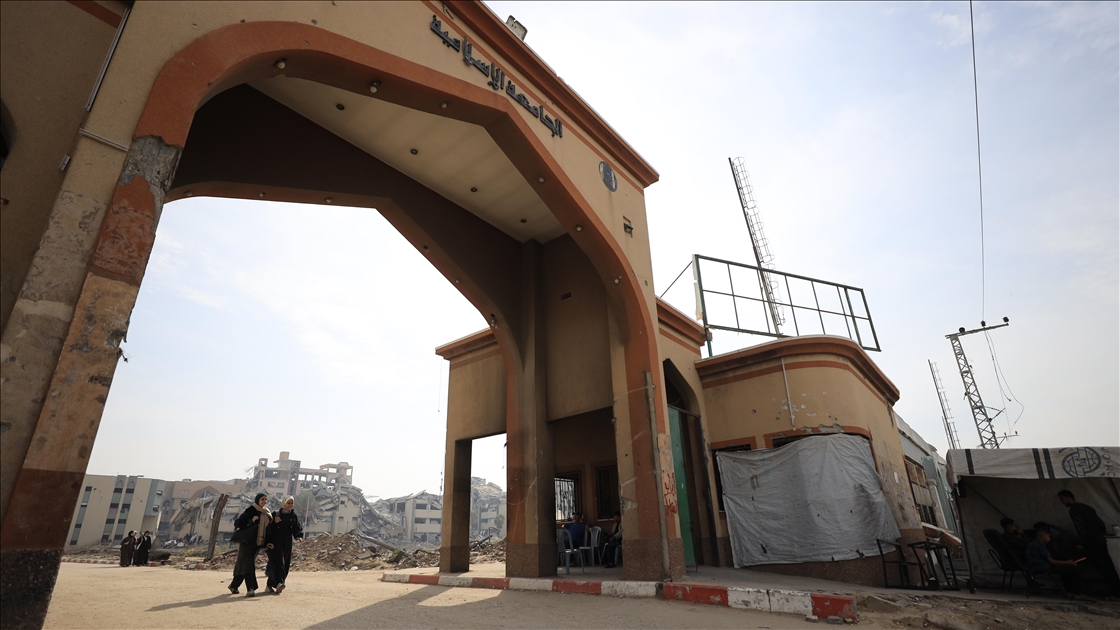 Gazze’de iki yıl aradan sonra yükseköğretimde yüz yüze eğitim kısmen başladı