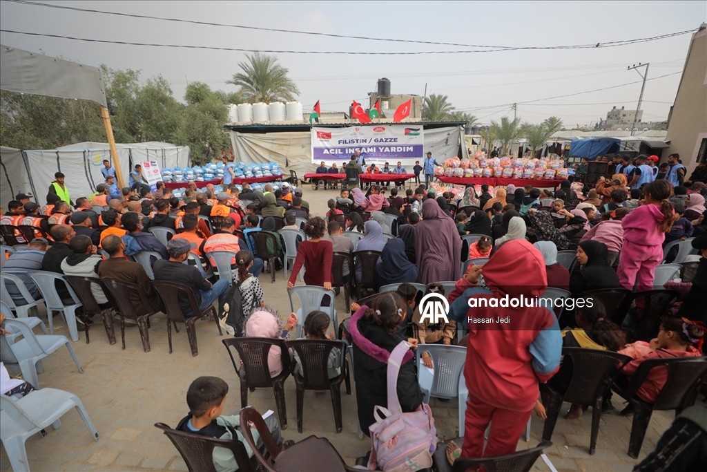 TDV, Gazze’de ihtiyaç sahiplerine gıda kolisi dağıttı