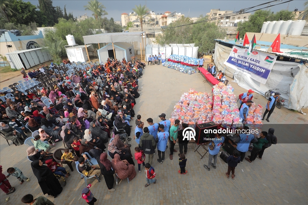 TDV, Gazze’de ihtiyaç sahiplerine gıda kolisi dağıttı