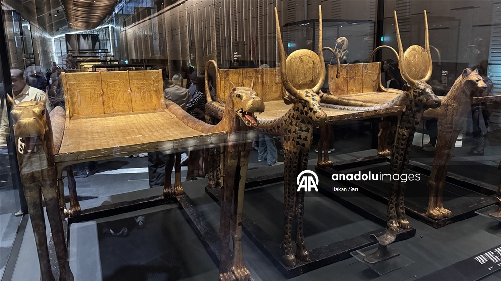 Antik çağa ışık tutan Büyük Mısır Müzesi ziyaretçi akınına uğruyor