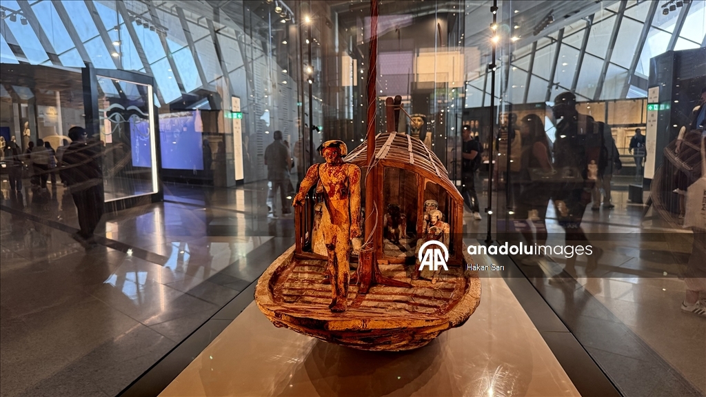 Antik çağa ışık tutan Büyük Mısır Müzesi ziyaretçi akınına uğruyor