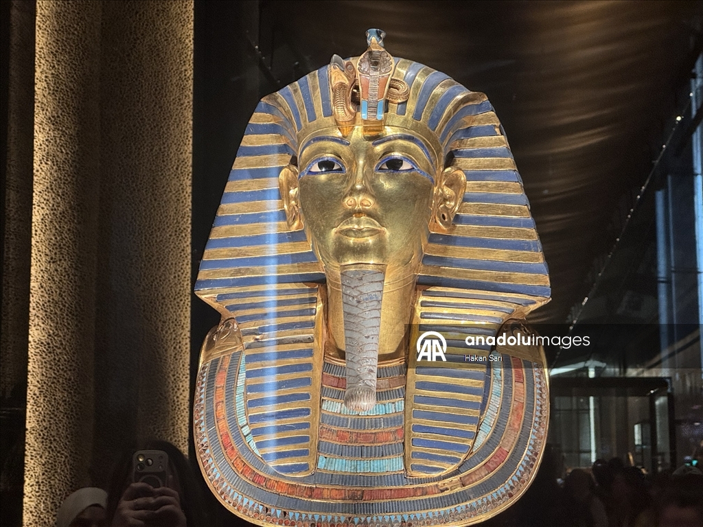 Antik çağa ışık tutan Büyük Mısır Müzesi ziyaretçi akınına uğruyor