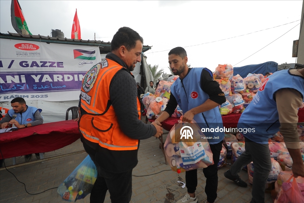 TDV, Gazze’de ihtiyaç sahiplerine gıda kolisi dağıttı