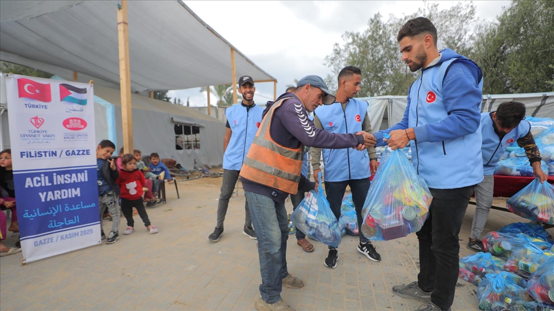 TDV, Gazze’de ihtiyaç sahiplerine gıda kolisi dağıttı