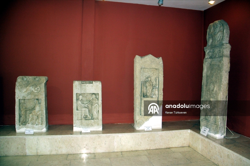 Her yerinden tarih fışkıran Sinop'ta tarihi eserler titizlikle çıkarılıyor