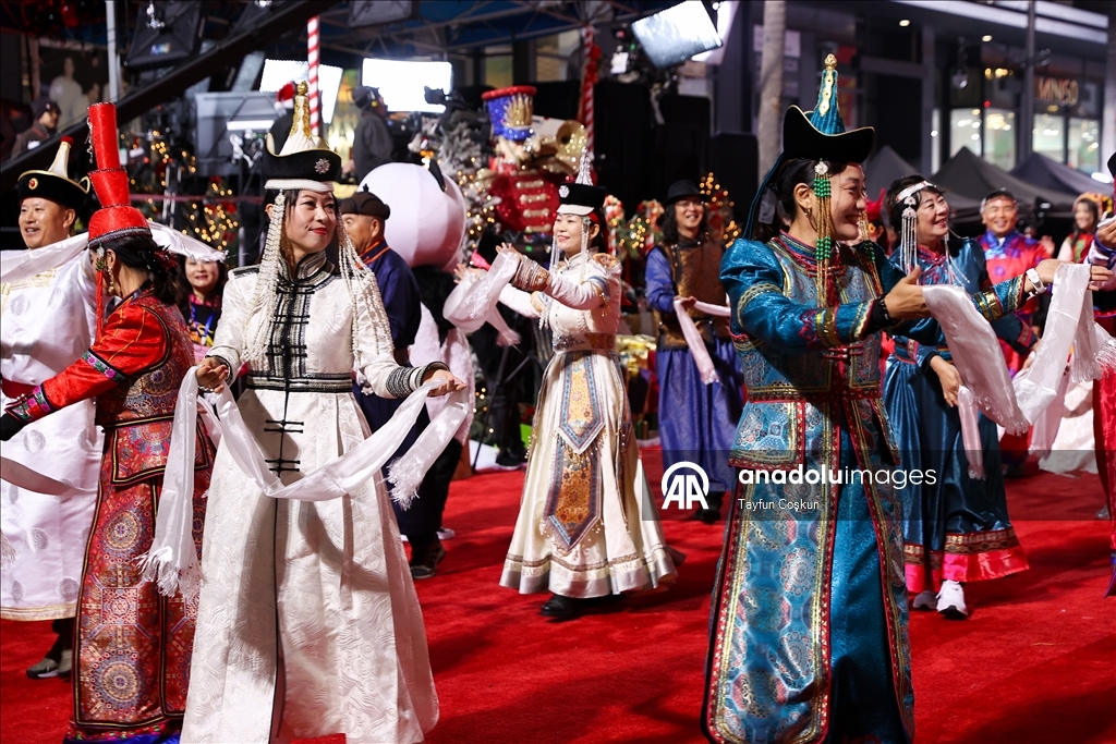 В Лос-Анджелесе прошел 93-й Рождественский парад Голливуда