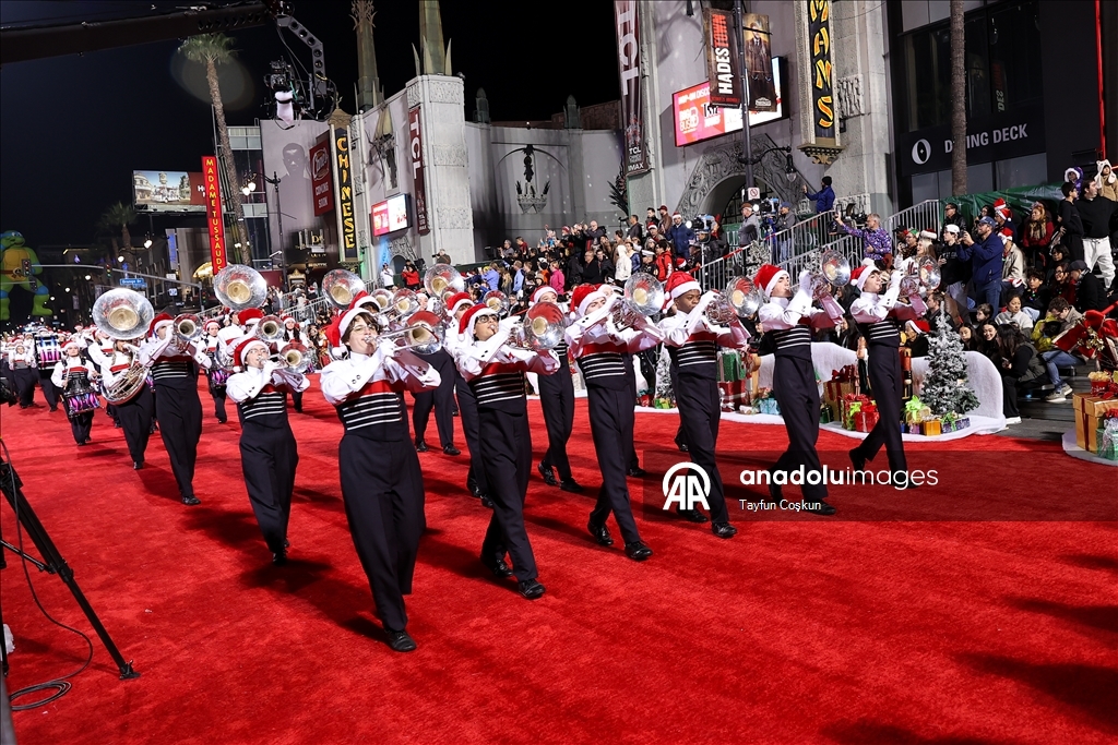 В Лос-Анджелесе прошел 93-й Рождественский парад Голливуда