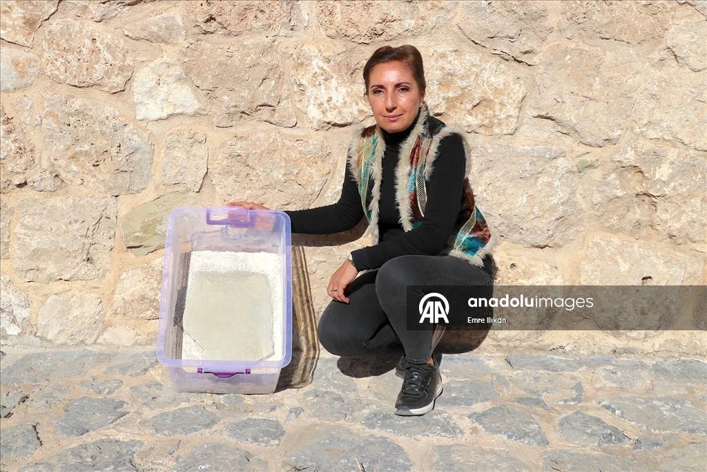 Van'daki Osmanlı kışlasında askerlerin "dokuz taş" oynadığı belirlendi