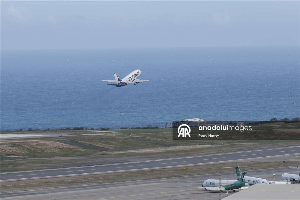 Международный аэропорт имени Симона Боливара продолжает работу несмотря на напряженность между США и Венесуэлой