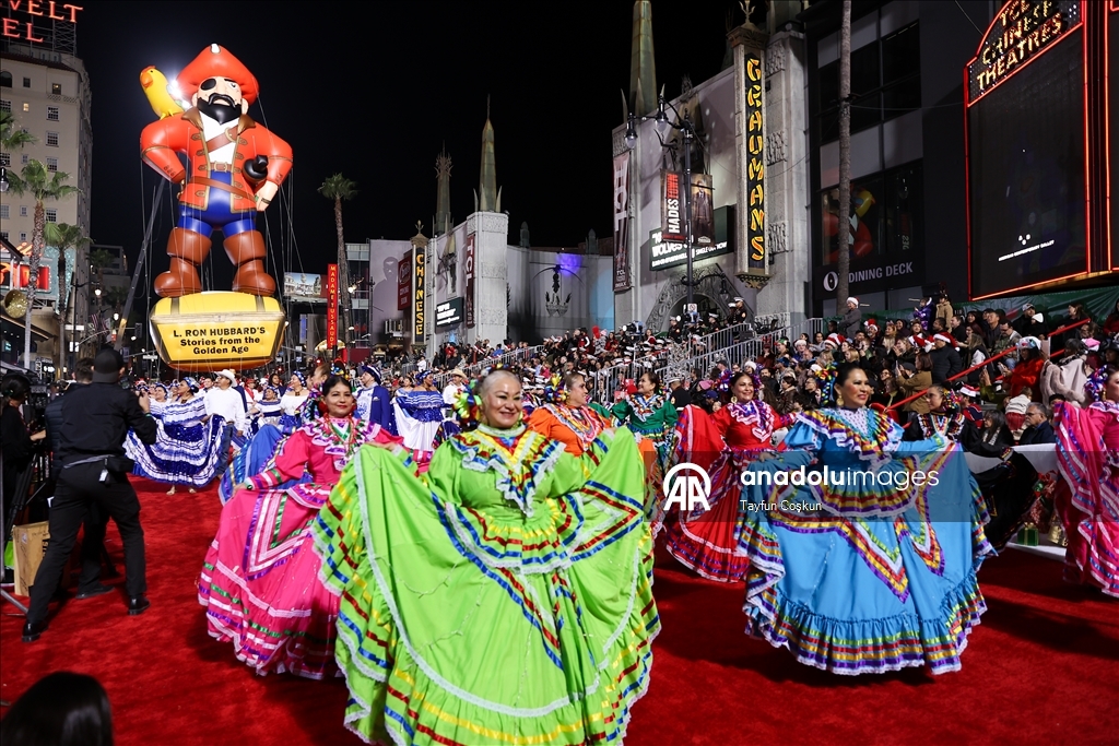 В Лос-Анджелесе прошел 93-й Рождественский парад Голливуда