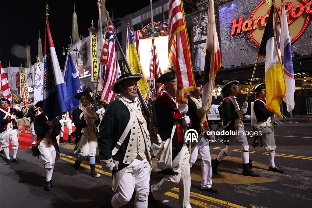 В Лос-Анджелесе прошел 93-й Рождественский парад Голливуда