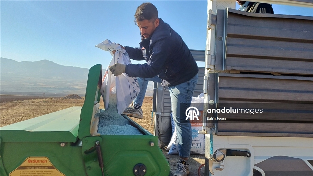 Batman'ın bereketli topraklarında hububat ve baklagil ekimi mesaisi sürüyor